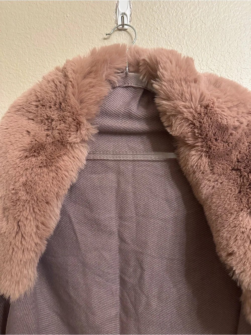 Mauve Faux Fur Collar Wrap Shawl Cape Pom Pom Fringe One Size
